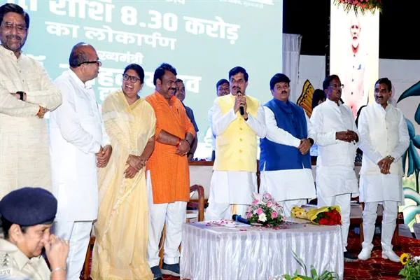 उज्जैन तरणताल लोकार्पण मंच का विज्ञप्ति चित्र